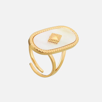 Elise Ring – Classic Sophistication