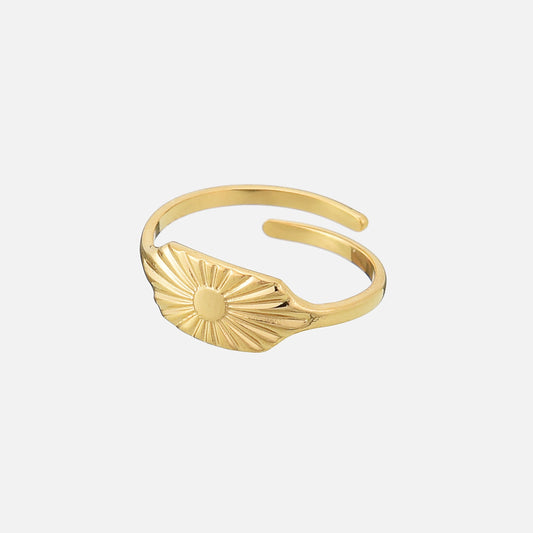 Daisy Ring – Adjustable Floral Delight