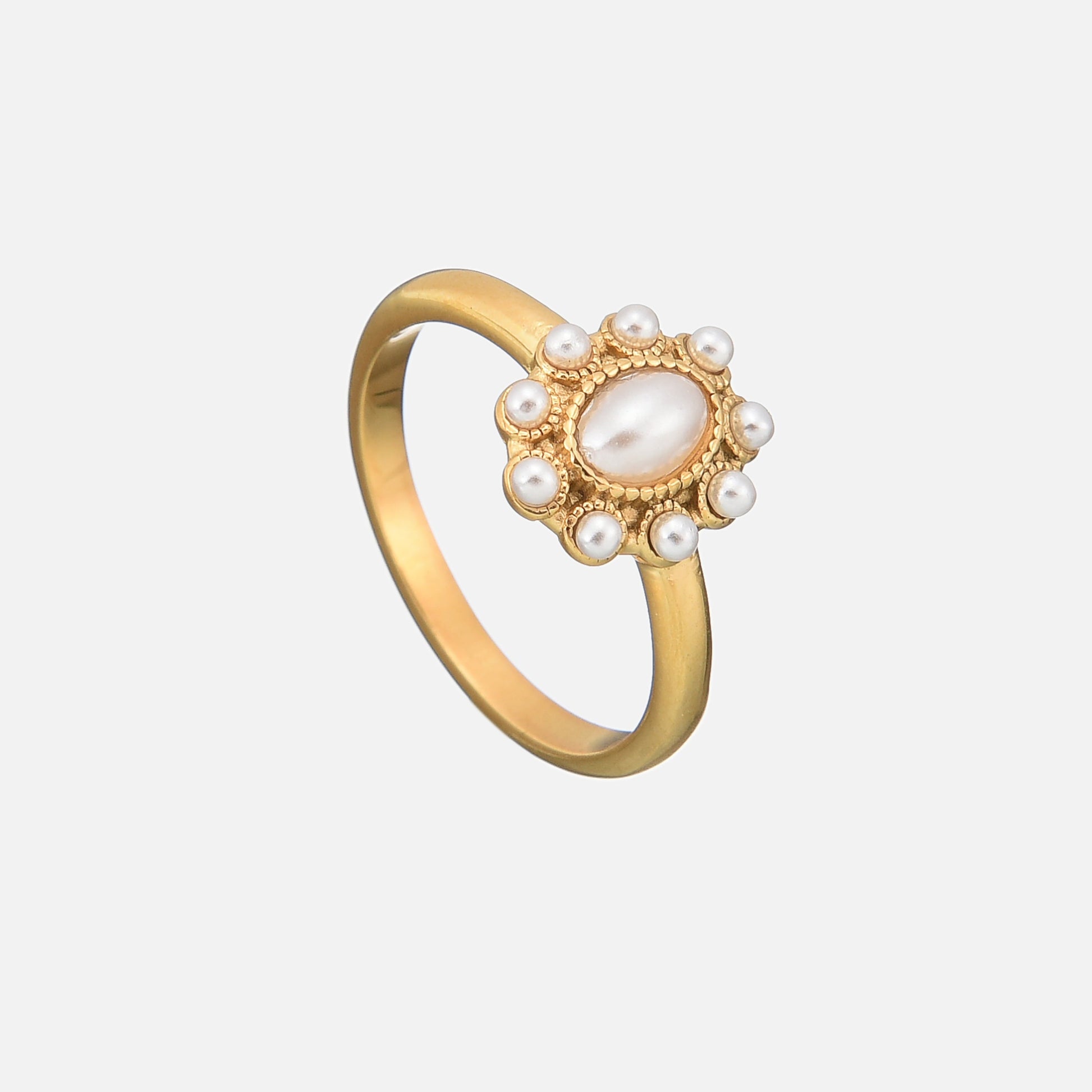 Timeless Treasure Ring – Classic Keepsake