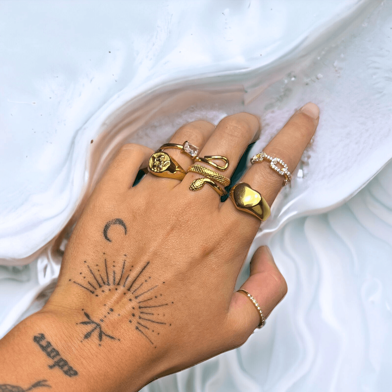 Heavenly Halo Ring – Divine Sparkle