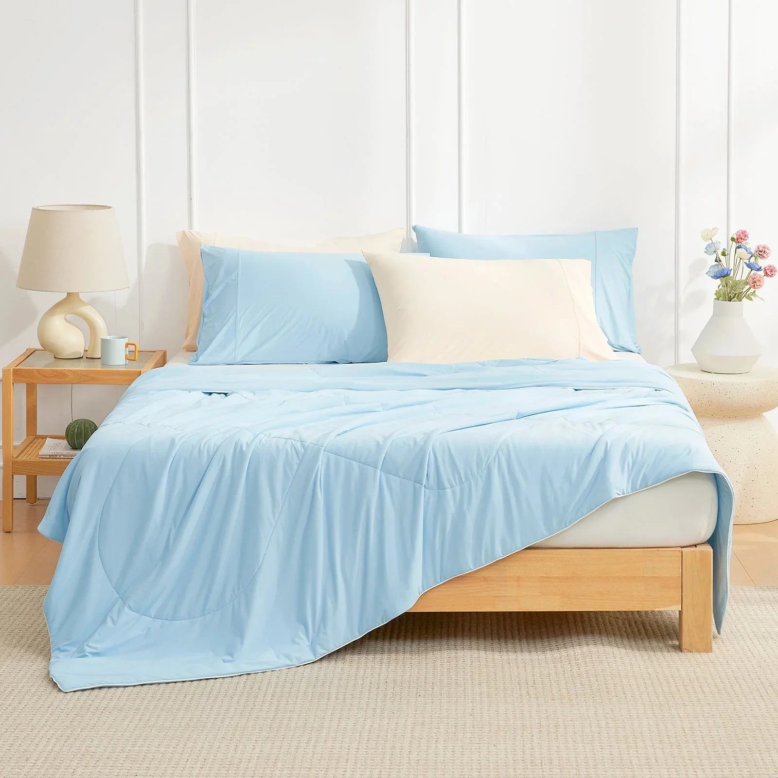 Lightweight Cooling Comforter